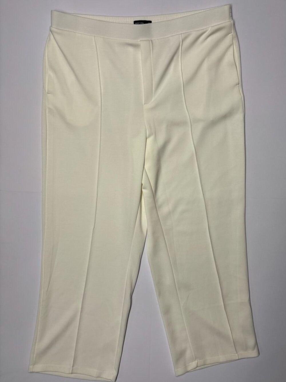 Simply Vera Vera Wang mid-rise, wide-leg cropped trousers in an off-white/cream